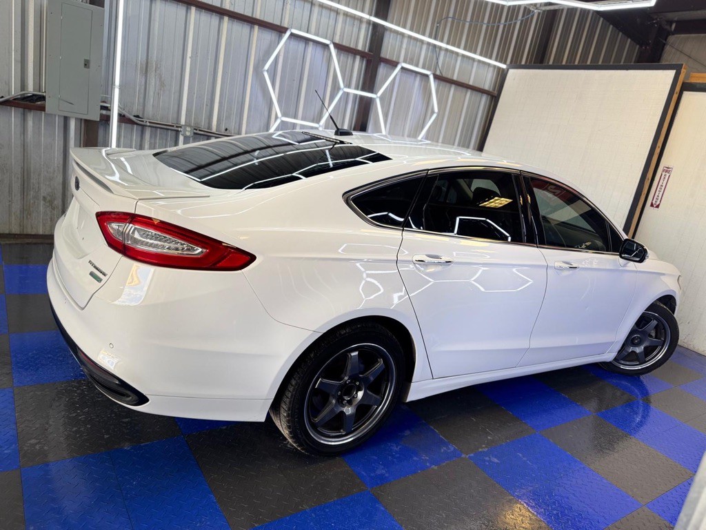 2015 Ford Fusion Image 24