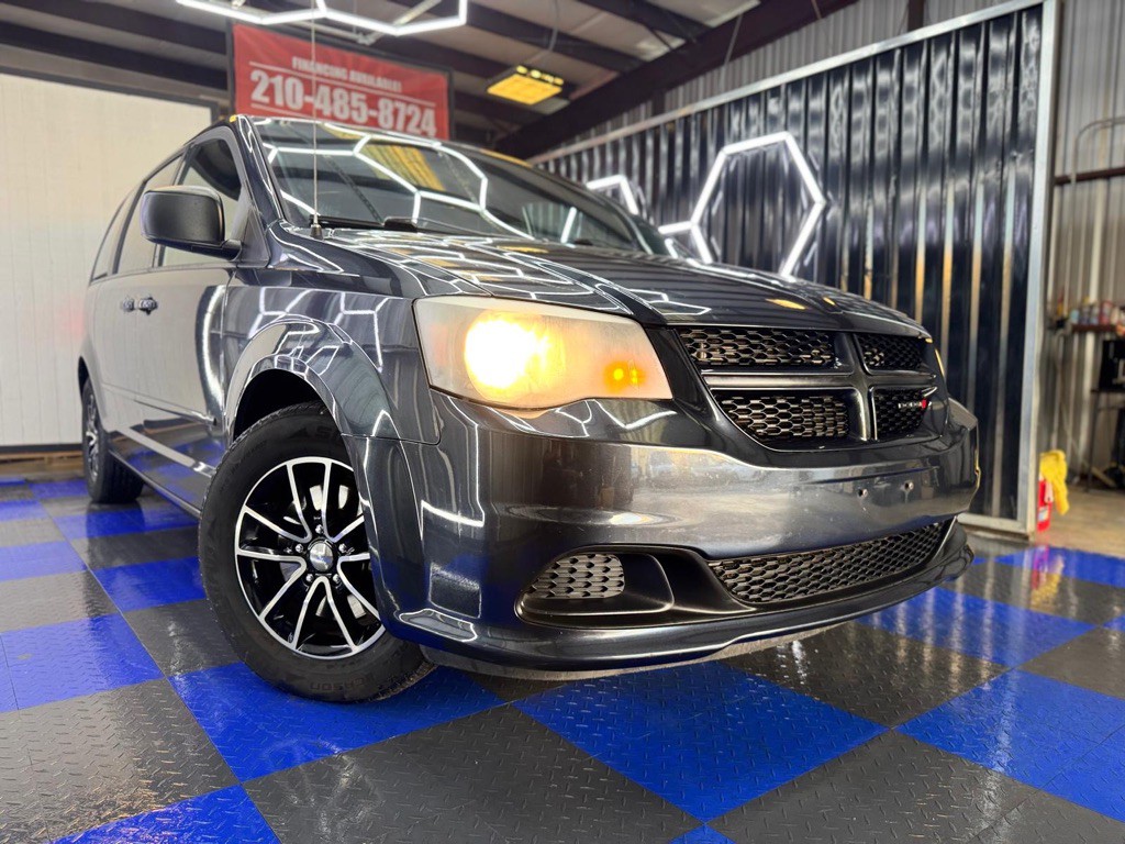 2014 Dodge Grand Caravan Image 2