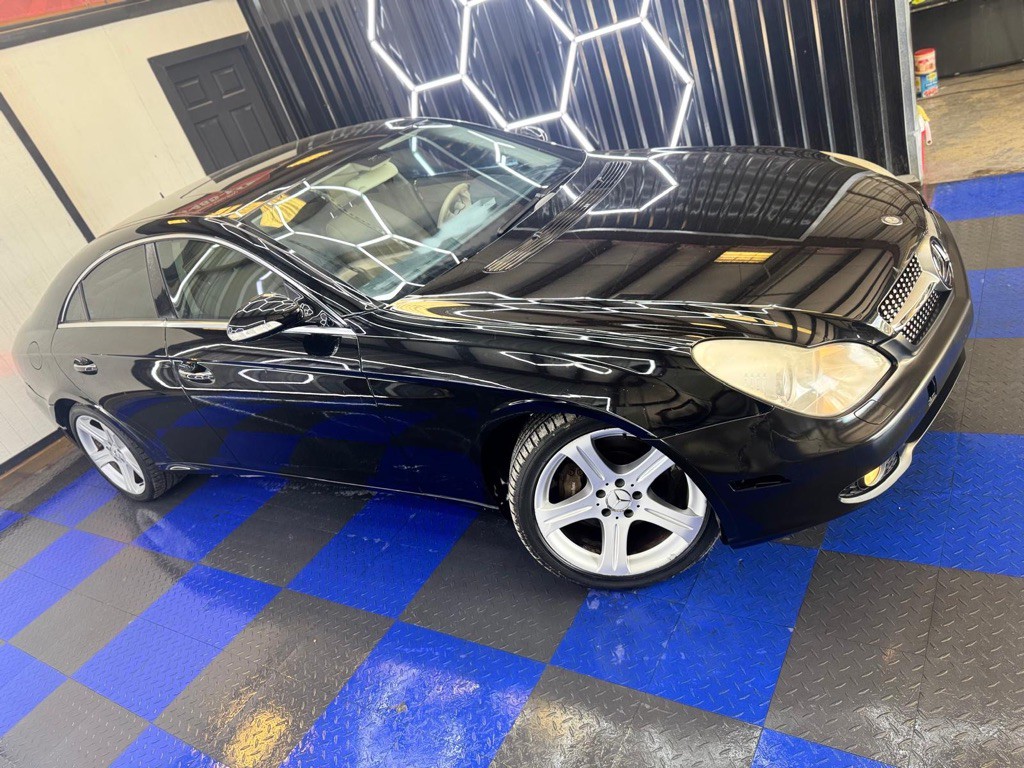 2006 Mercedes-Benz CLS-Class Image 2