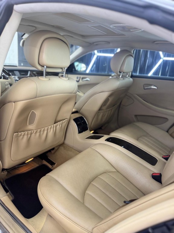 2006 Mercedes-Benz CLS-Class Image 16