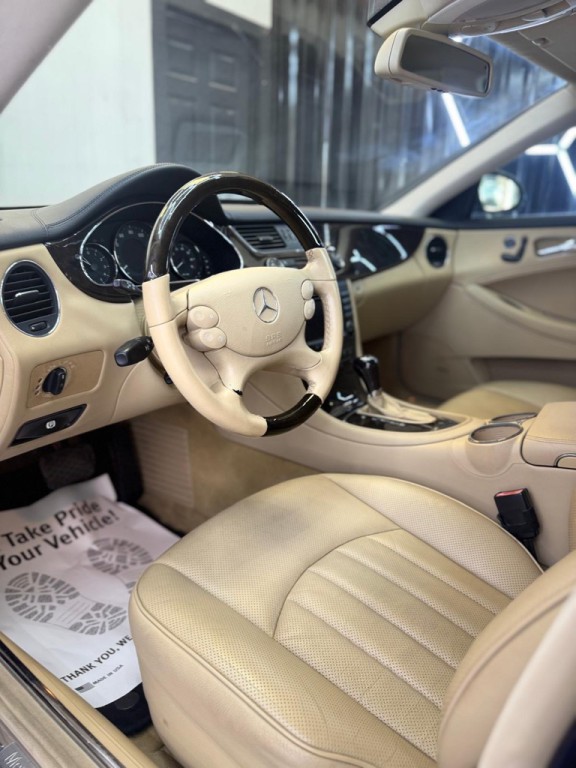 2006 Mercedes-Benz CLS-Class Image 17
