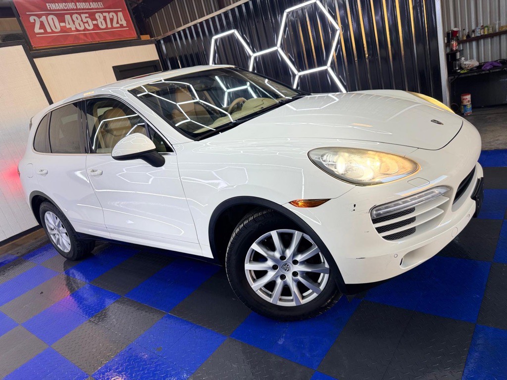 2012 Porsche Cayenne Image 2