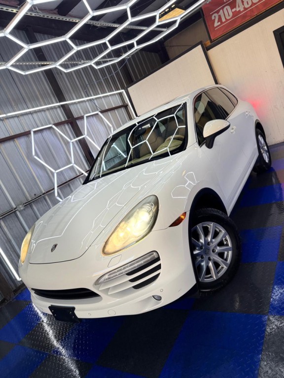 2012 Porsche Cayenne Image 12