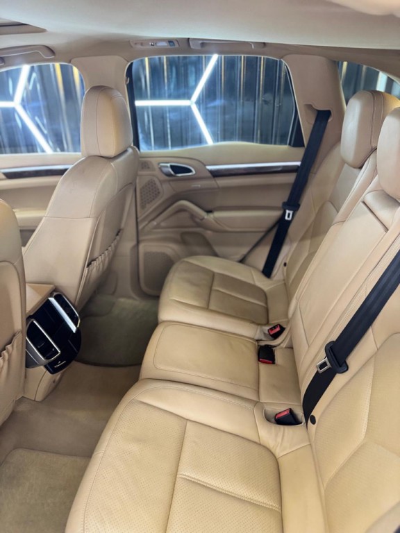 2012 Porsche Cayenne Image 17