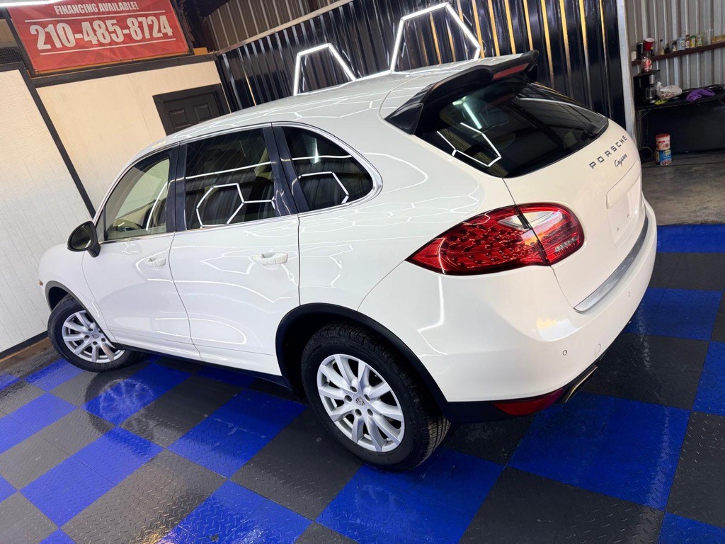 2012 Porsche Cayenne Image 28