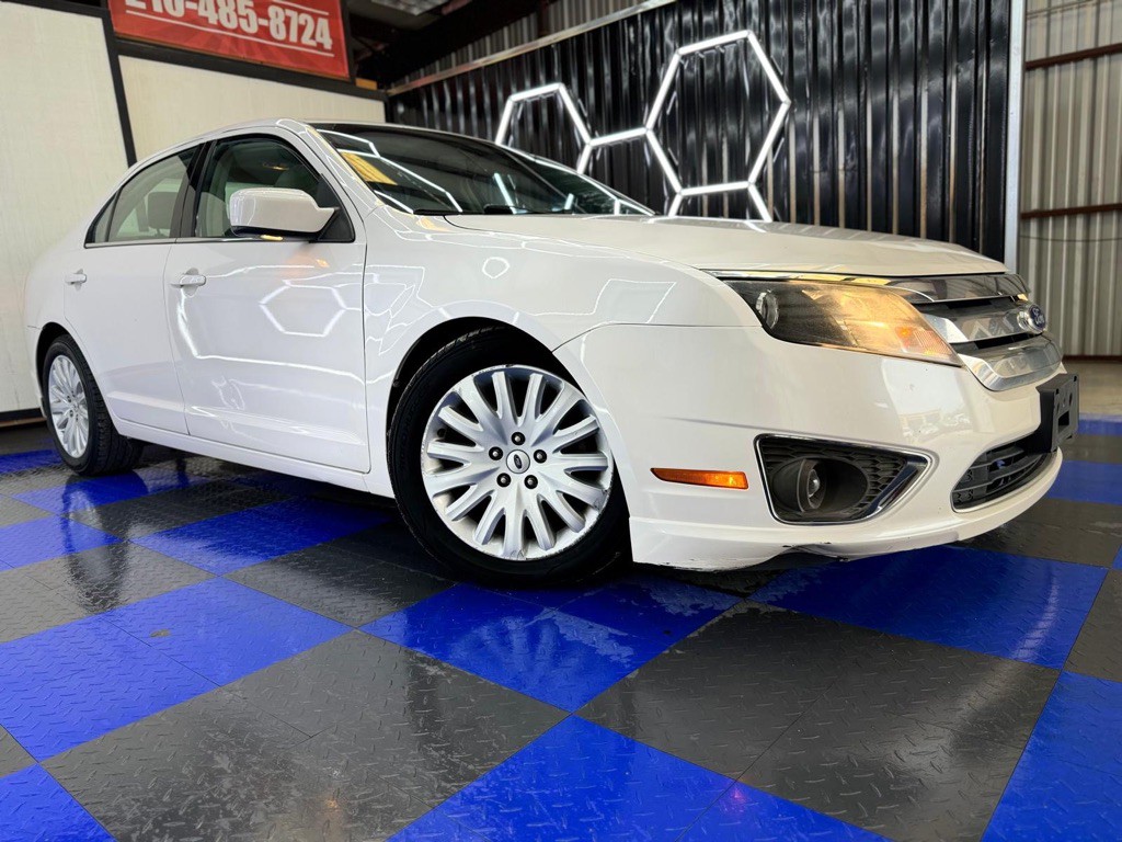 2011 Ford Fusion Image 3
