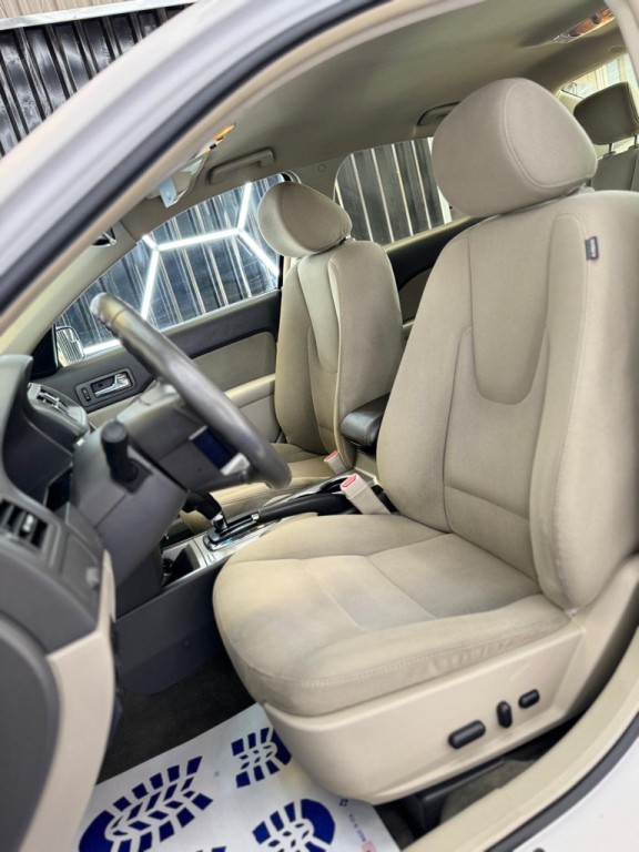 2011 Ford Fusion Image 15