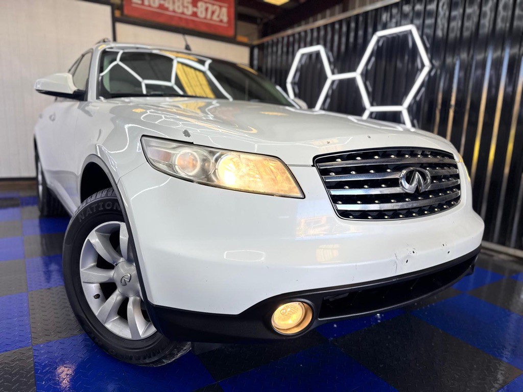 2005 INFINITI FX35 Image 3