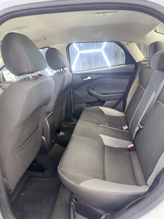 2014 Ford Focus Image 17