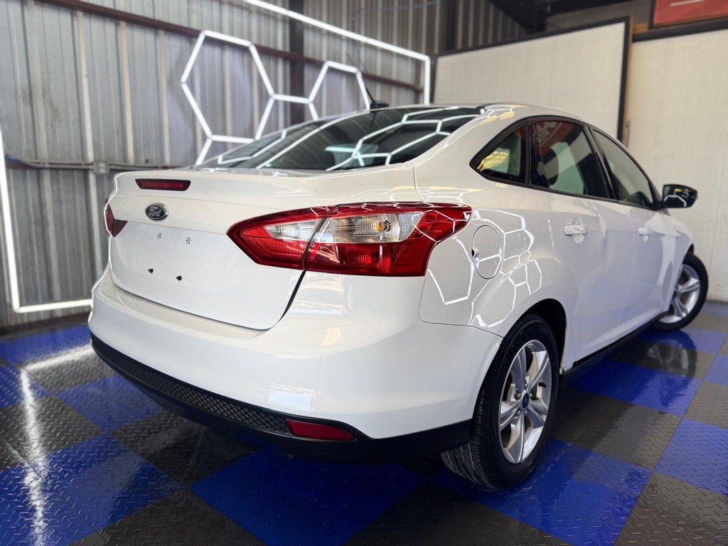 2014 Ford Focus Image 24