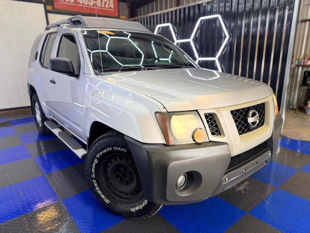 2010 Nissan Xterra Image 2