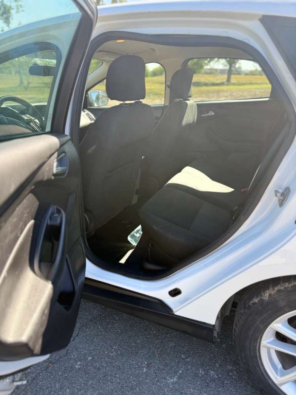 2015 Ford Focus Image 8