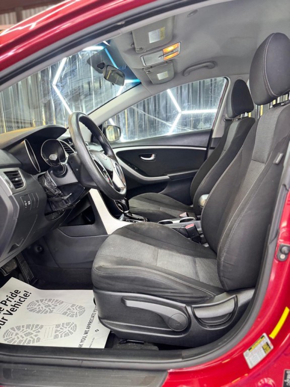 2016 Hyundai Elantra Image 8