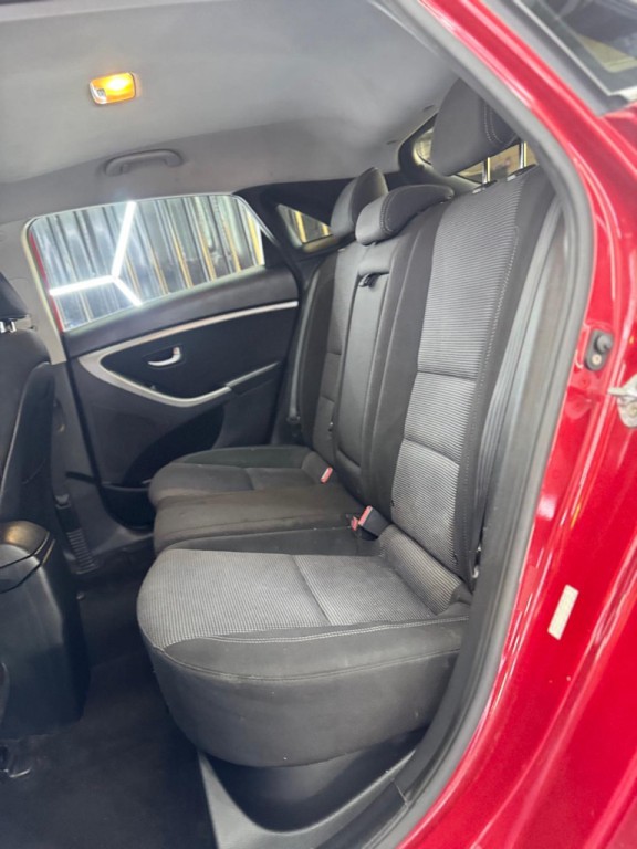 2016 Hyundai Elantra Image 9