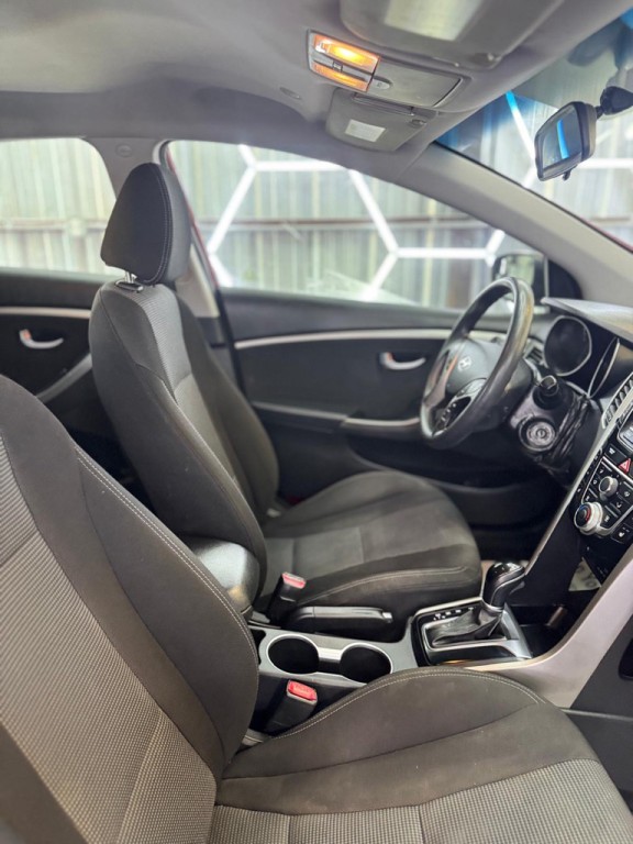 2016 Hyundai Elantra Image 12