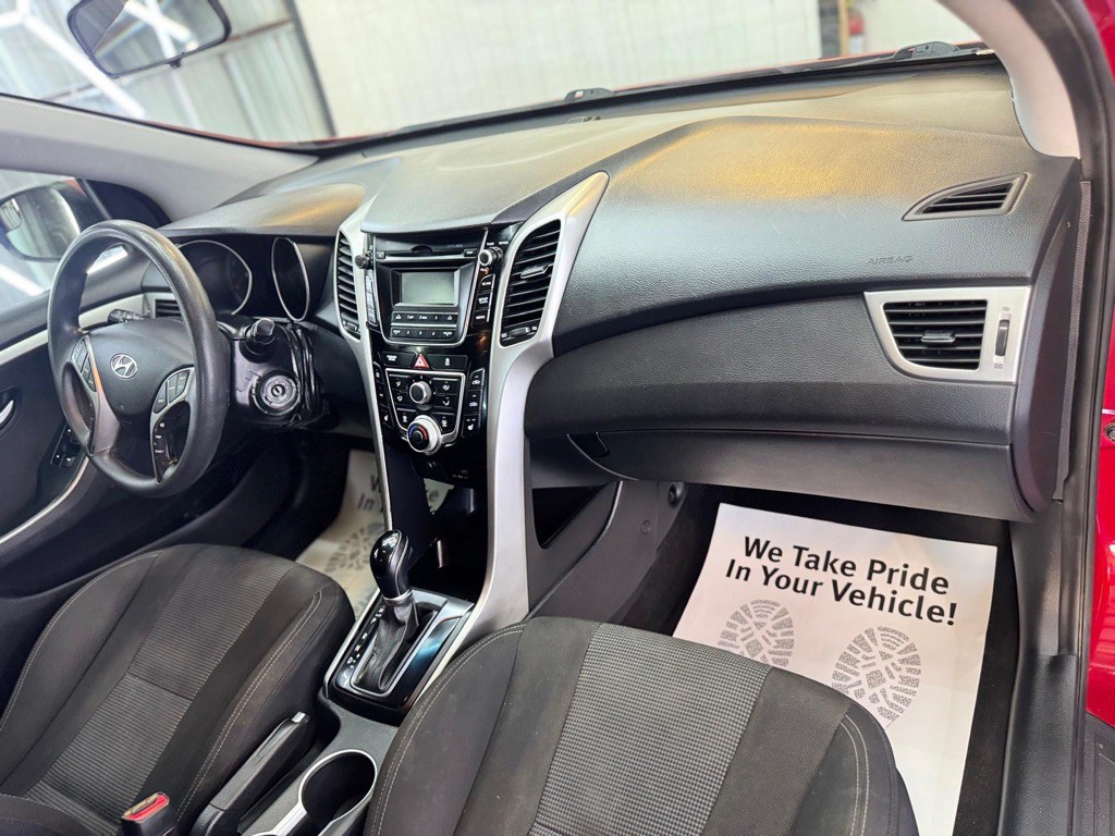 2016 Hyundai Elantra Image 13