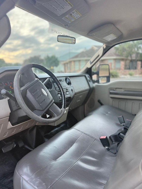 2010 Ford F-250 Image 8