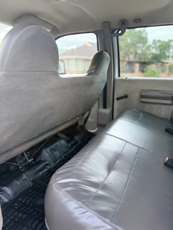 2010 Ford F-250 Image 11