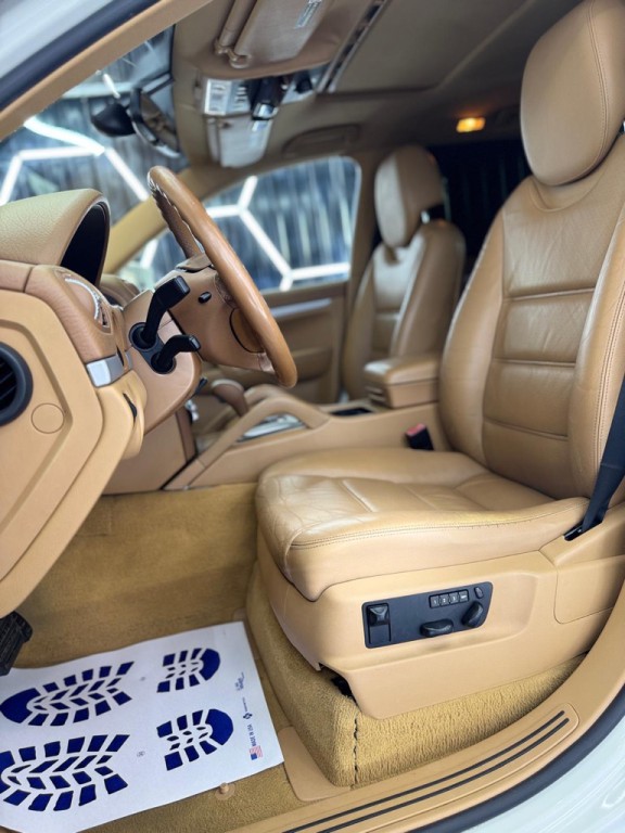 2009 Porsche Cayenne Image 14
