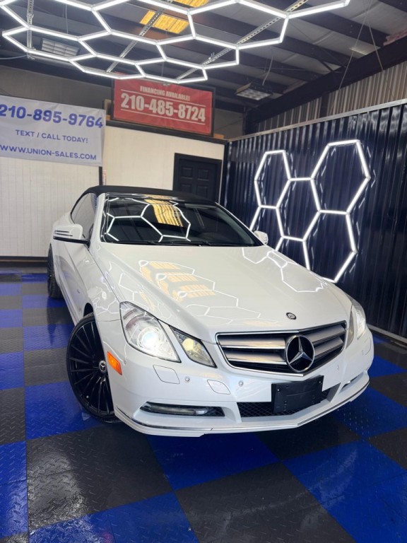 2012 Mercedes-Benz E-Class Image 2