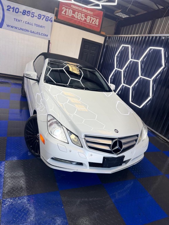 2012 Mercedes-Benz E-Class Image 3