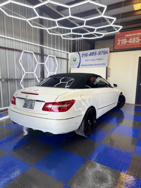 2012 Mercedes-Benz E-Class Image 17