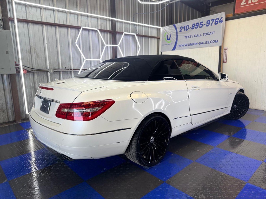 2012 Mercedes-Benz E-Class Image 18