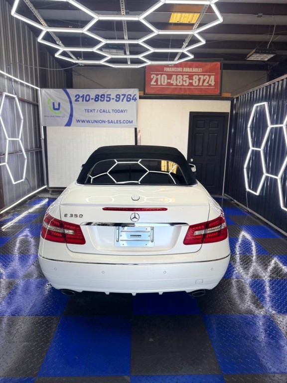 2012 Mercedes-Benz E-Class Image 21