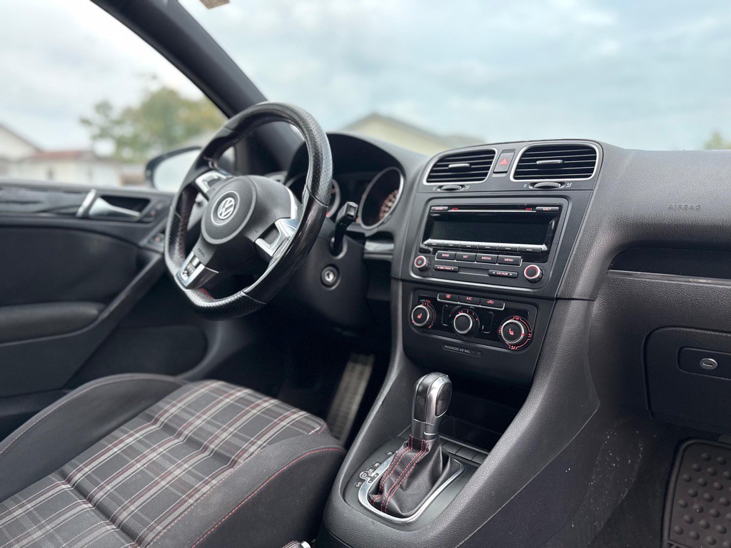 2013 Volkswagen GTI Image 14