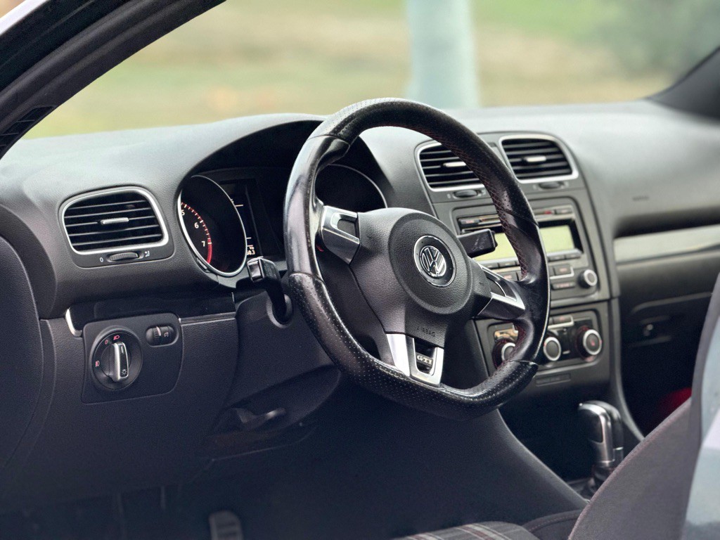 2013 Volkswagen GTI Image 17