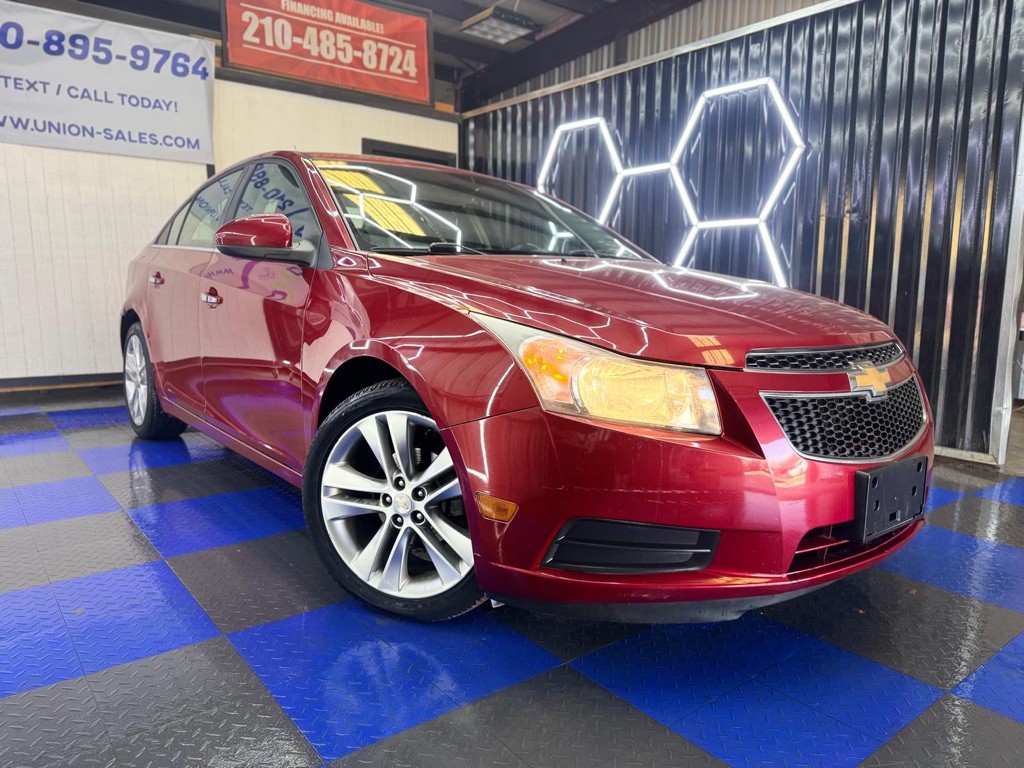 2011 Chevrolet Cruze Image 2