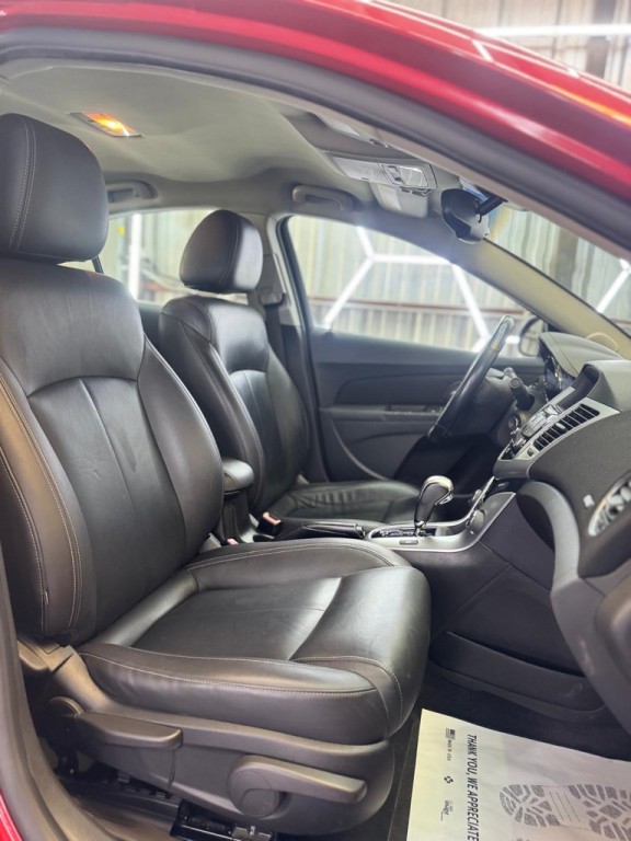 2011 Chevrolet Cruze Image 10