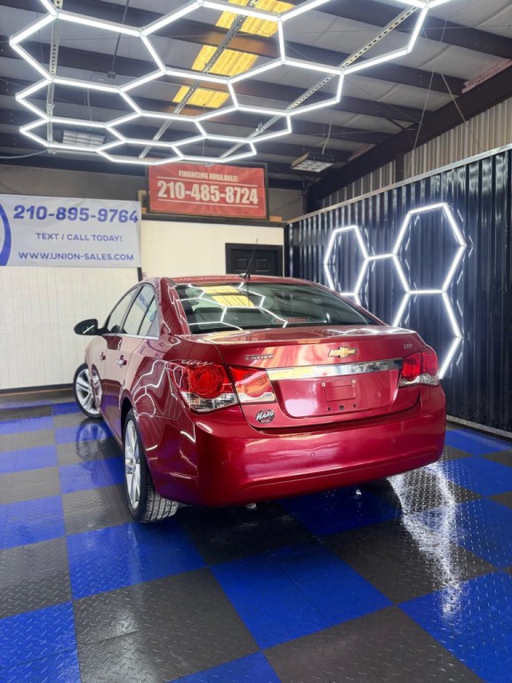 2011 Chevrolet Cruze Image 24