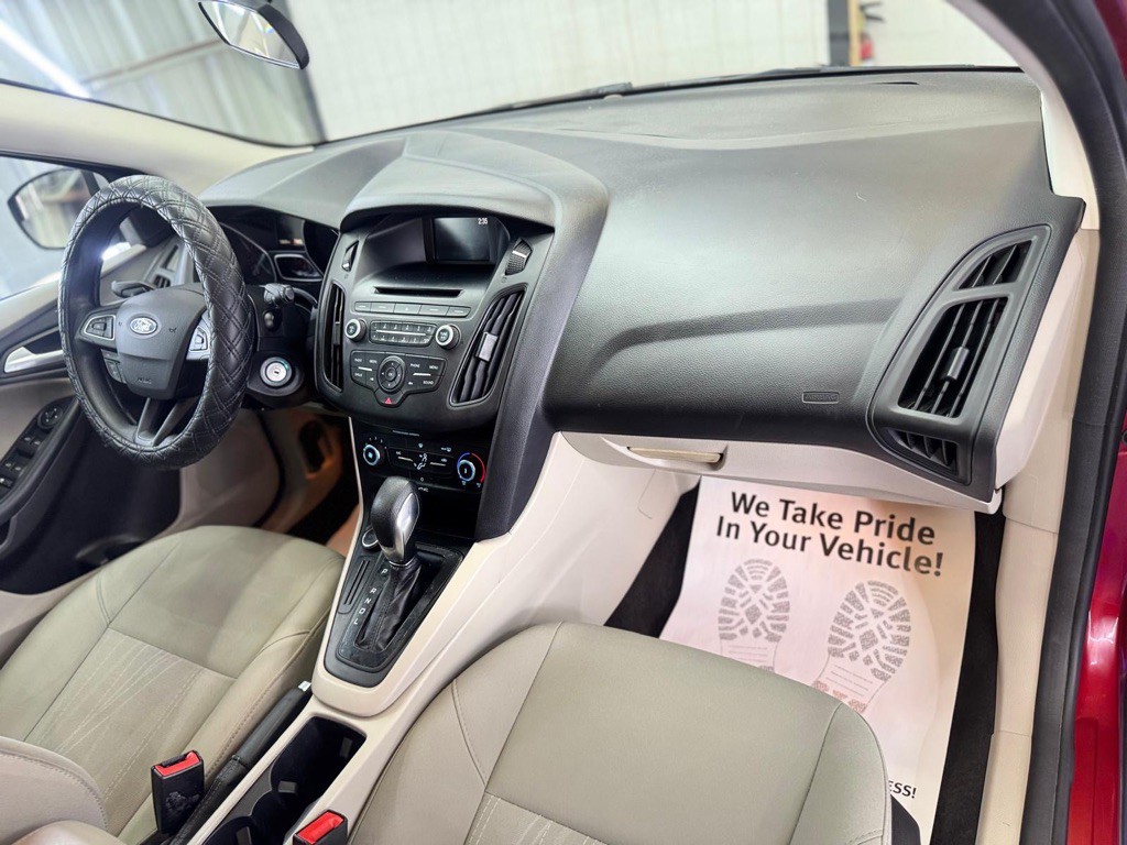 2017 Ford Focus Image 13