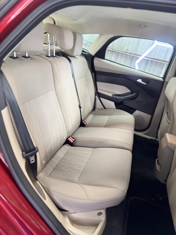 2017 Ford Focus Image 14