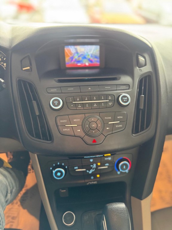 2017 Ford Focus Image 23