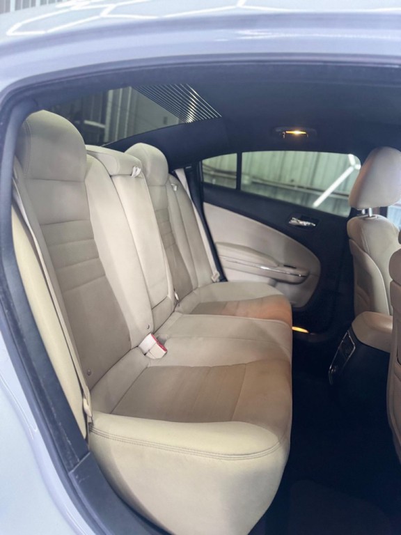 2013 Dodge Charger Image 16