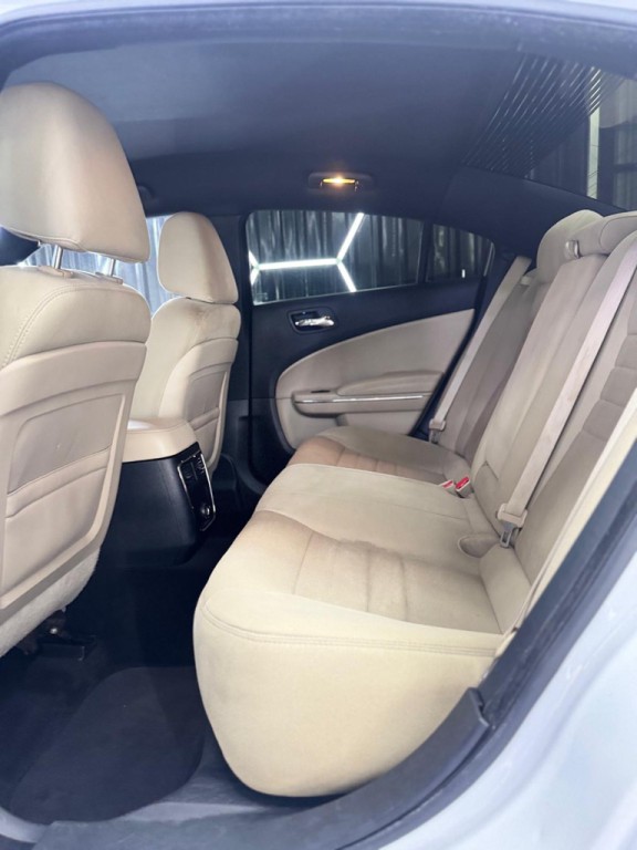 2013 Dodge Charger Image 18