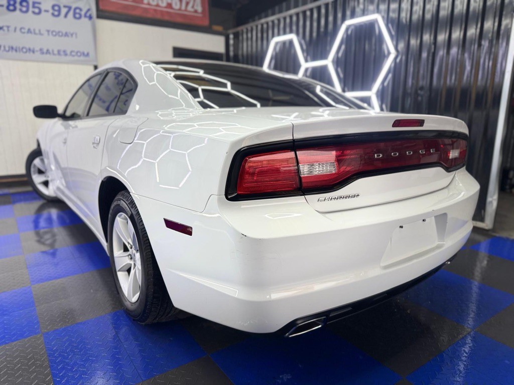 2013 Dodge Charger Image 29