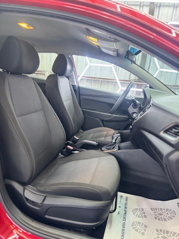 2018 Hyundai Accent Image 15