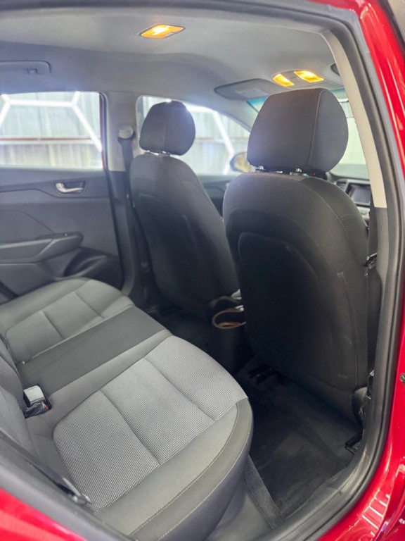 2018 Hyundai Accent Image 16