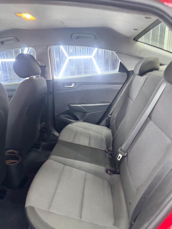 2018 Hyundai Accent Image 18