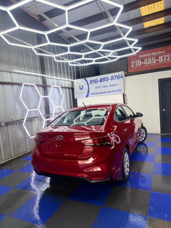 2018 Hyundai Accent Image 25