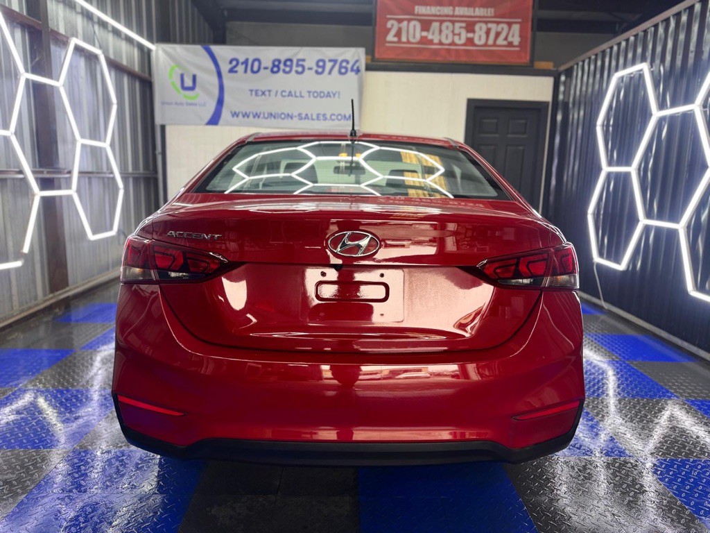 2018 Hyundai Accent Image 27