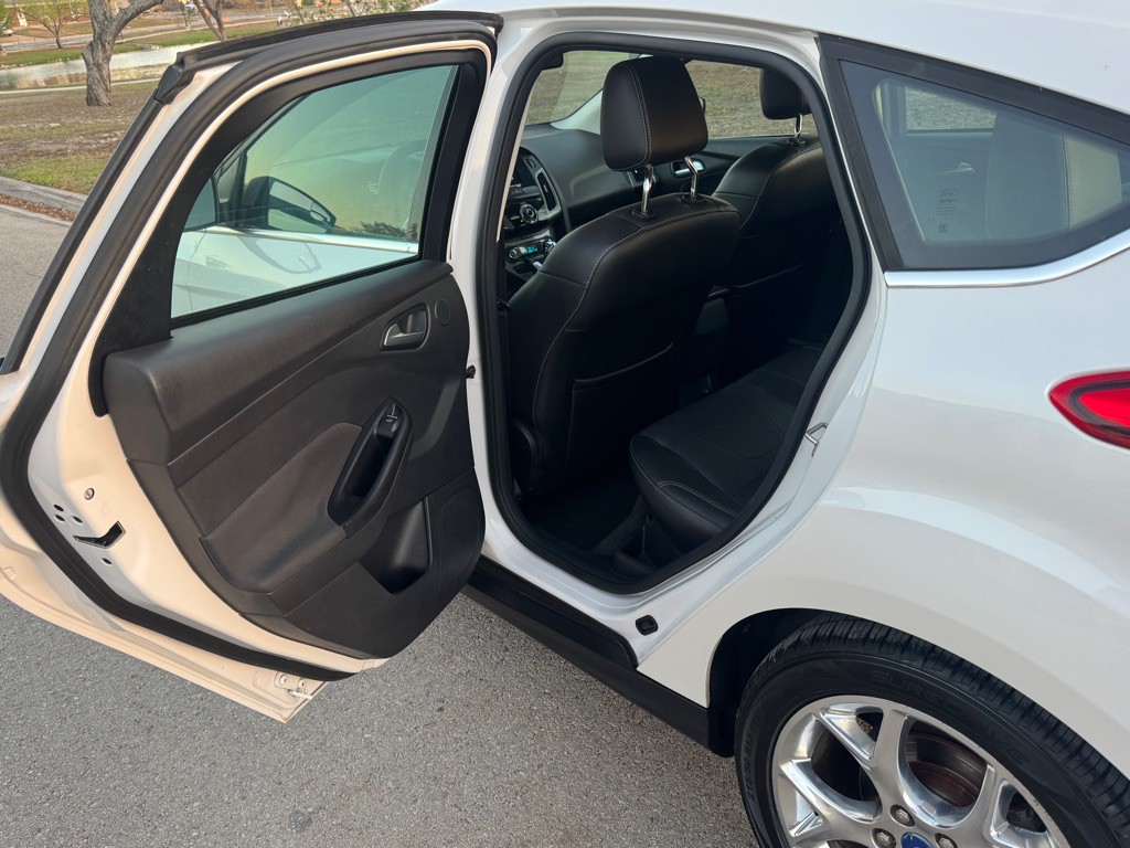 2012 Ford Focus Image 19