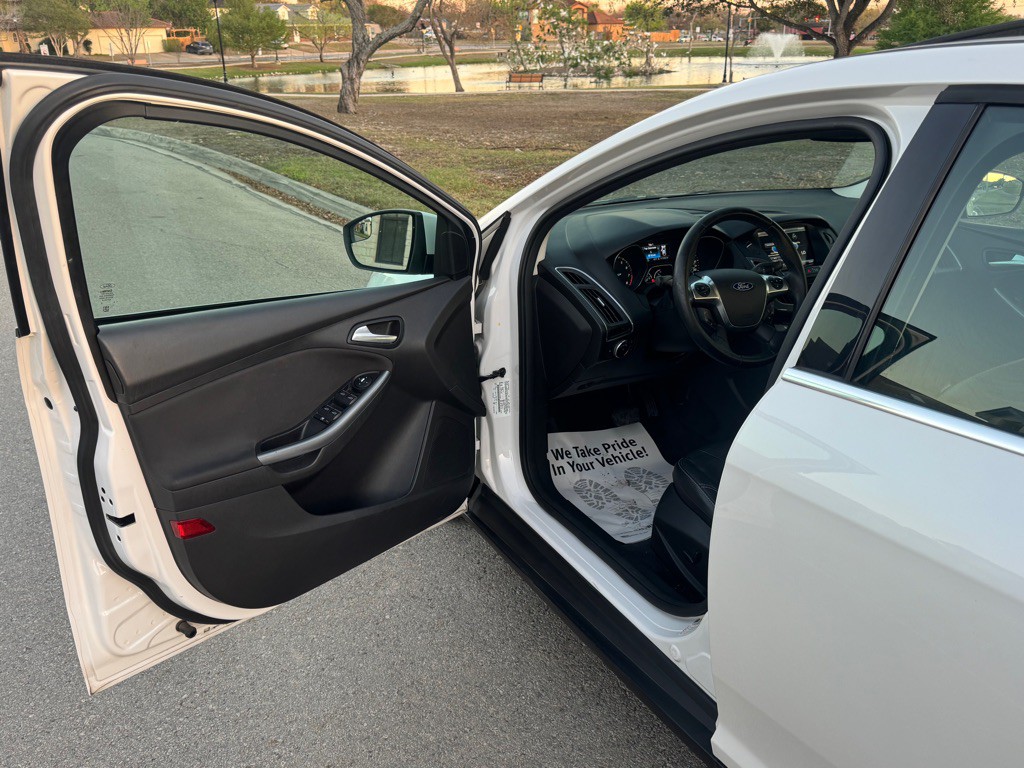 2012 Ford Focus Image 22