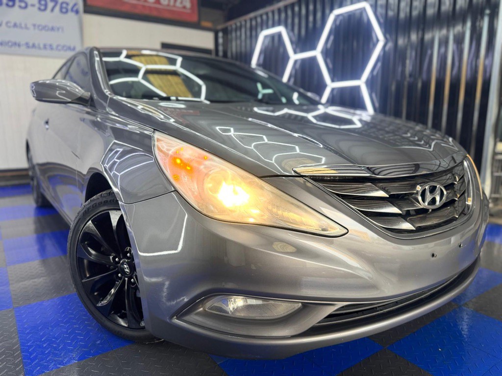 2012 Hyundai Sonata Image 1