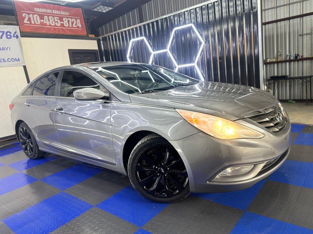 2012 Hyundai Sonata Image 3