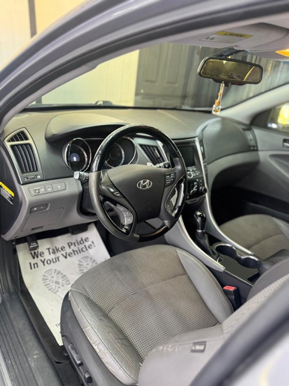 2012 Hyundai Sonata Image 15