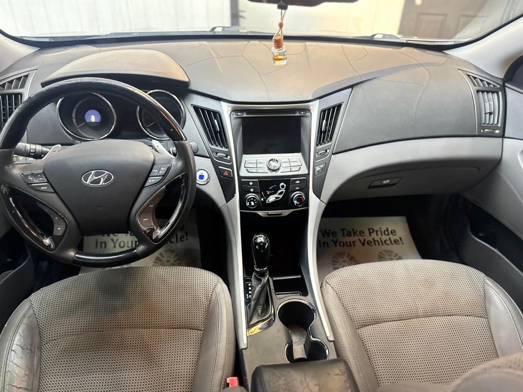 2012 Hyundai Sonata Image 17